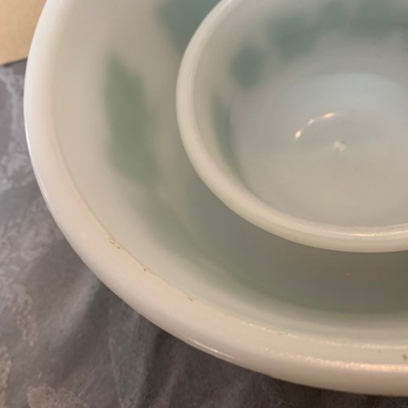 2 Vintage Anchor Hocking Ivy Mixing Bowls - Picture 3 of 3